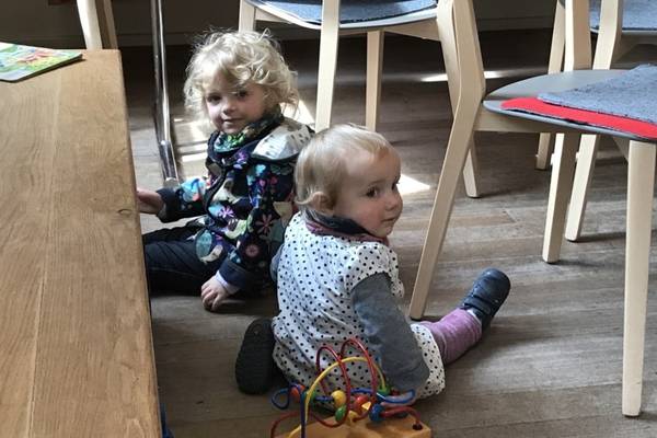 Spielende Kinder