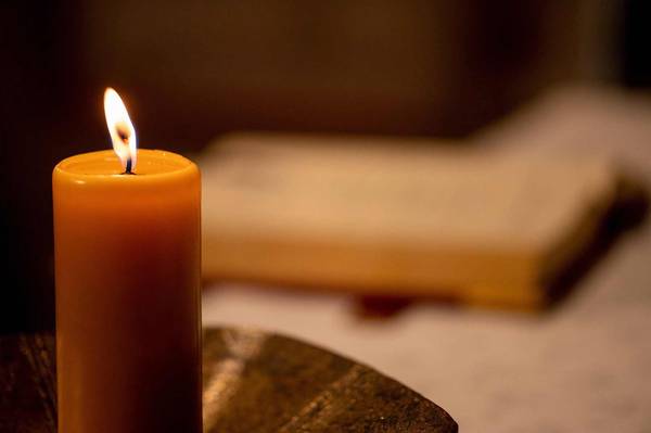 Kerze brennt